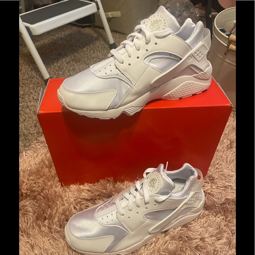 🎉SOLD🎉Nike Air Huraches